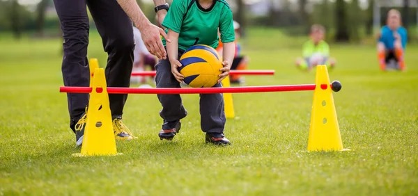 中足联公布联赛递补原则：中超仅降级2队和中甲三四名可递补