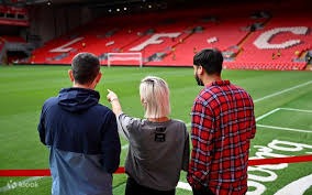 樱花谷粉色初绽，像一封没写完的情书＂