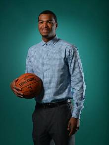 括来自肯尼 括来自肯尼